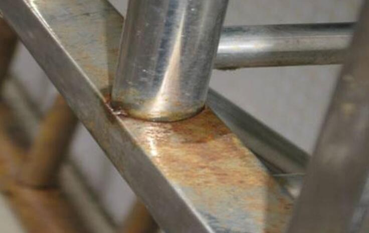 不锈钢会不会生锈 带磁性的不锈钢是假的吗？